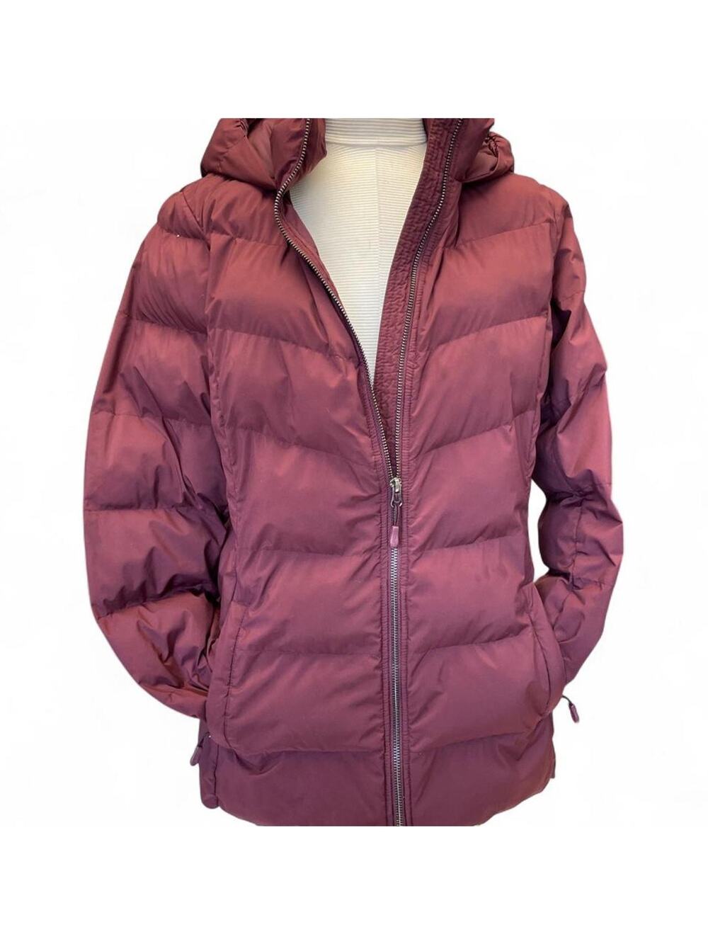Burgundy puffer jacket with hood